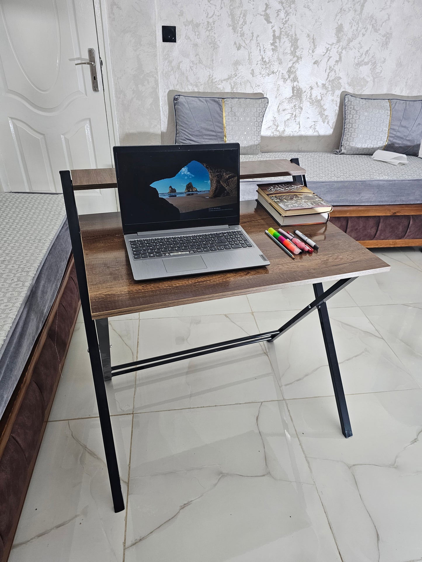 مكتب قابل للطي متين عملي و أنيق Bureau pliable