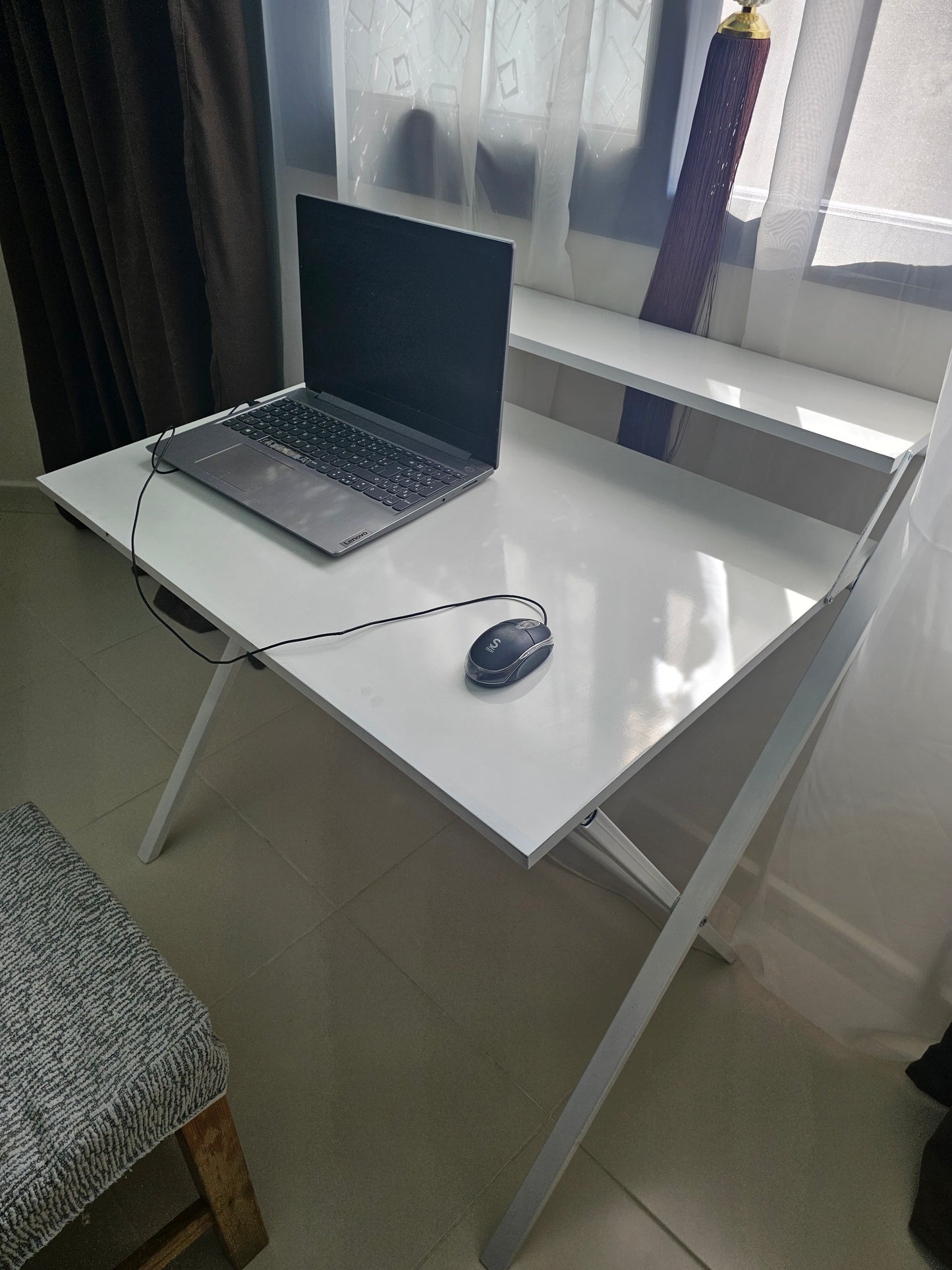 مكتب قابل للطي متين عملي و أنيق Bureau pliable