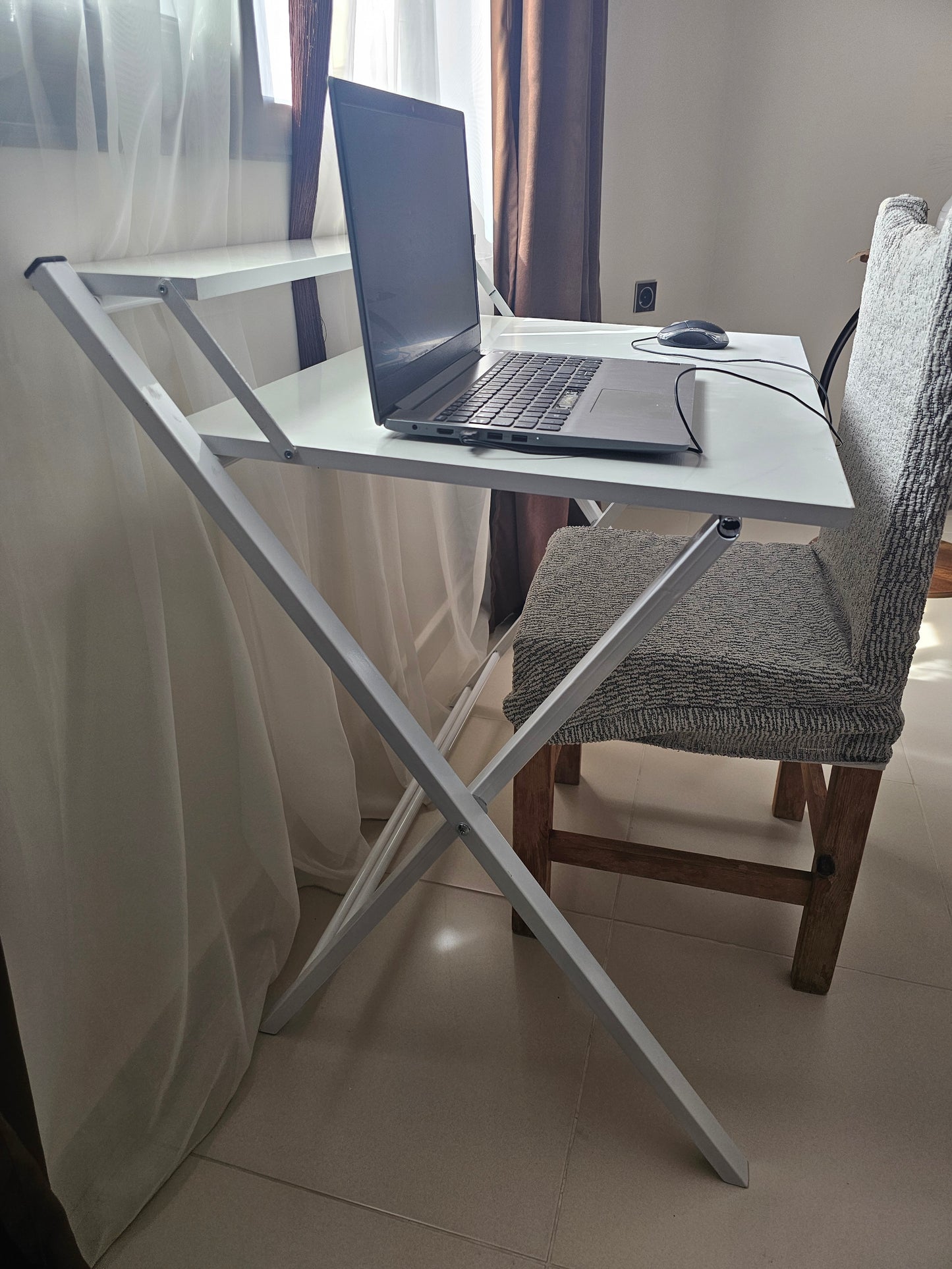 مكتب قابل للطي متين عملي و أنيق Bureau pliable