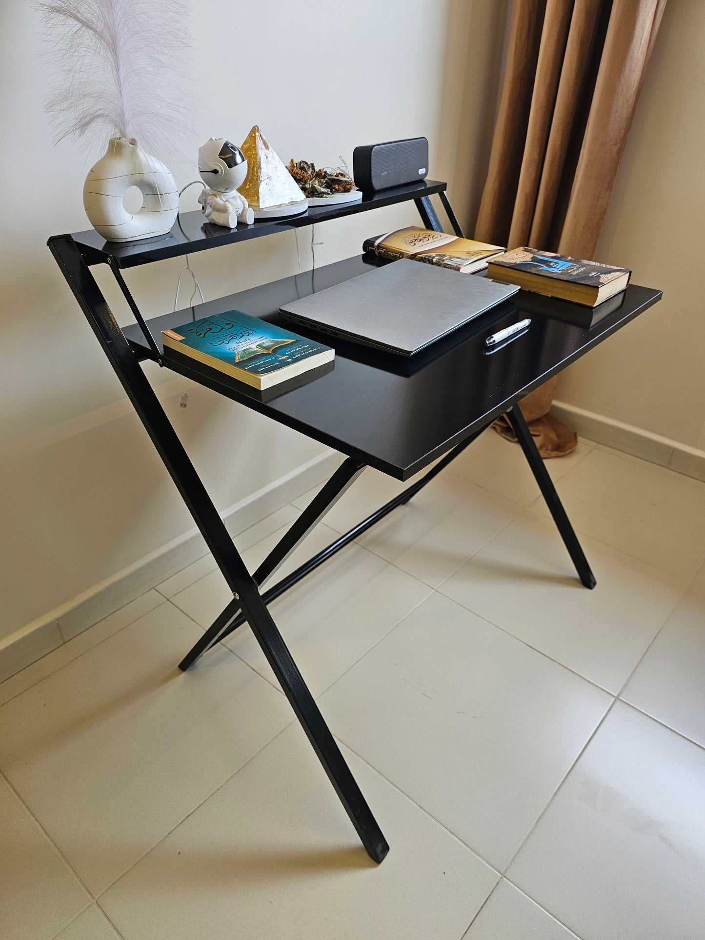 مكتب قابل للطي متين عملي و أنيق Bureau pliable