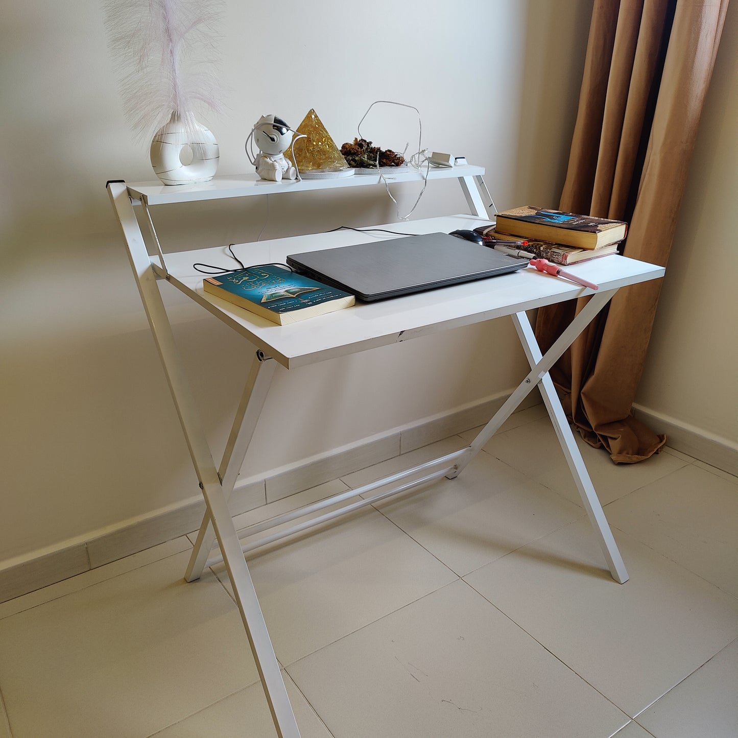 مكتب قابل للطي متين عملي و أنيق Bureau pliable