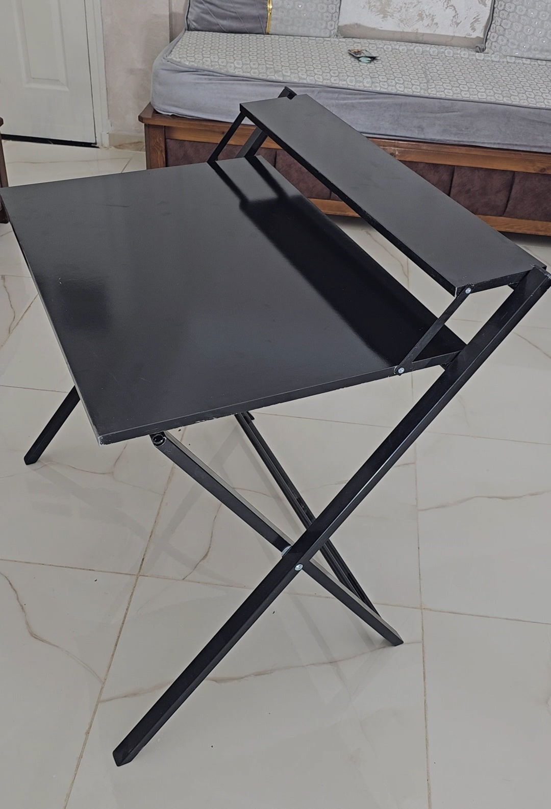 مكتب قابل للطي متين عملي و أنيق Bureau pliable